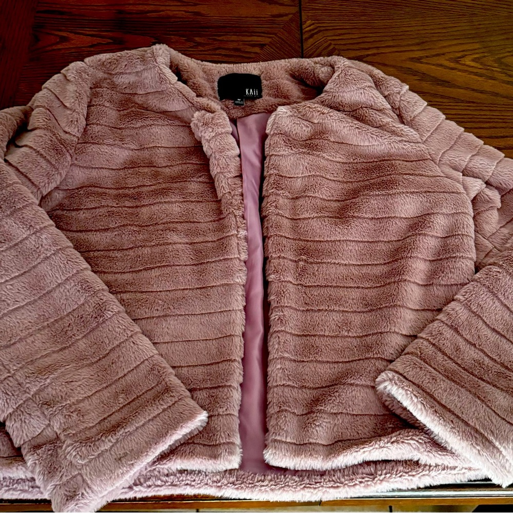 Kaii ultra soft faux fur short jacket size M